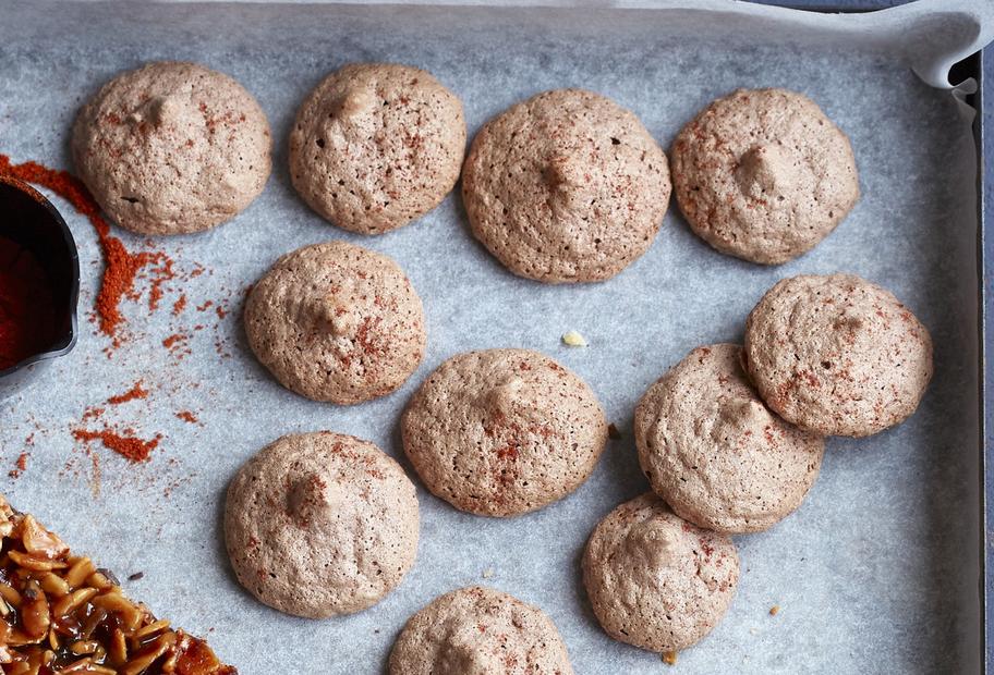 Schokoladen-Amarettini mit Cayennepfeffer