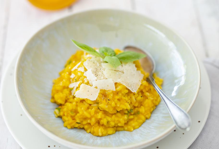 Kürbisrisotto mit Schalotten und Basilikum
