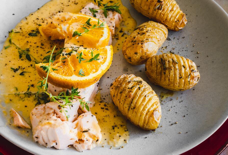 Orangen-Lachs aus dem Varoma&reg; mit Fächerkartoffeln