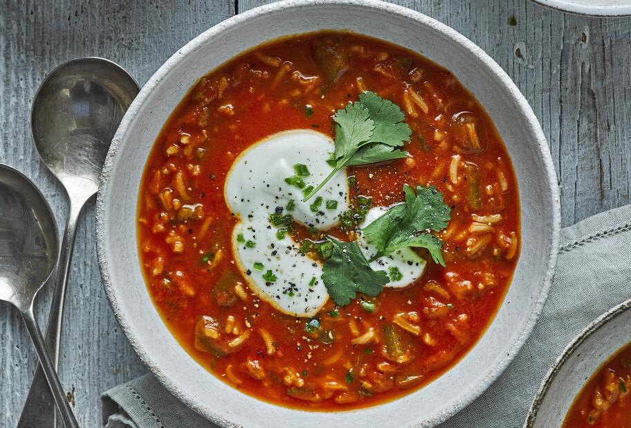 Fruchtige Tomatensuppe mit Reis