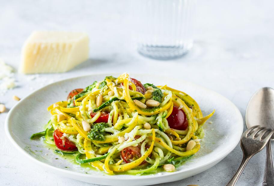 Zoodles mit Pesto