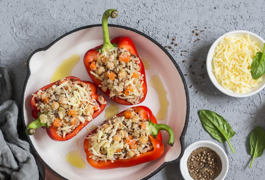 Gefüllte Paprika mit Blumenkohlreis