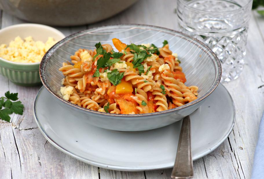 Schnelle Tomaten-Paprika-Pasta für jeden Tag
