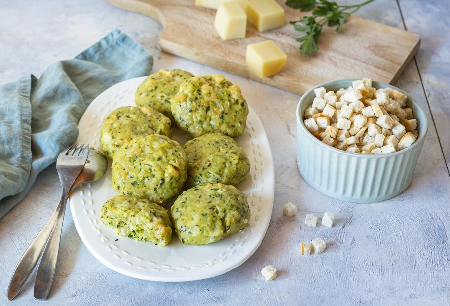 Grundrezept für klassische Käseknödel