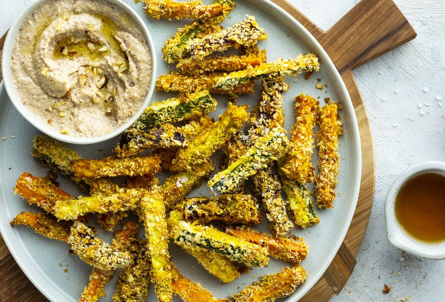 Gemüsepommes mit Nuss-Humus