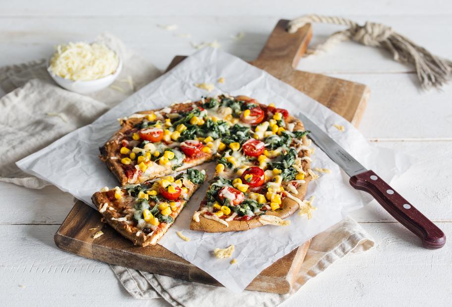 Low-Carb-Pizza mit Käseboden