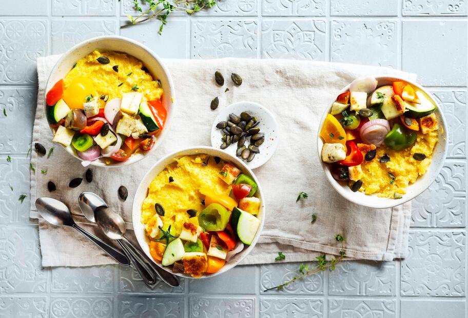 Cremige Polenta mit Ratatouille