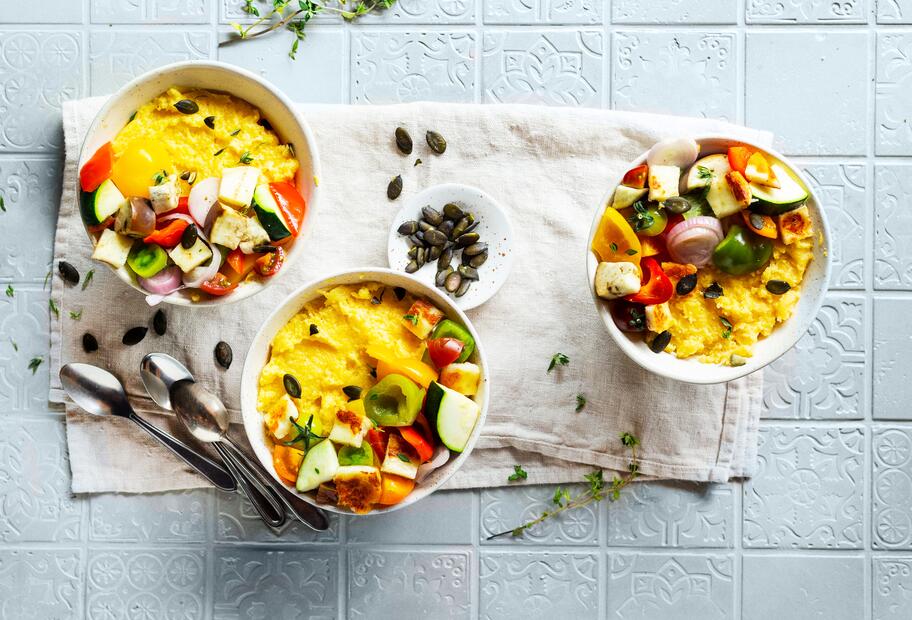 Cremige Polenta mit Ratatouille