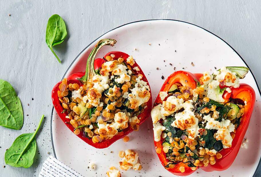 Gefüllte Paprika mit Feta und Linsen