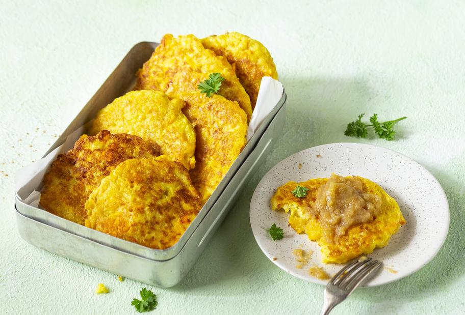 Kartoffel-Kürbis-Puffer mit gesundem Apfelmus
