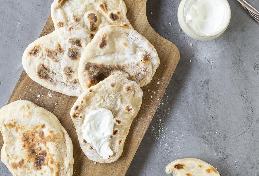 Simples Pfannenbrot mit Joghurt