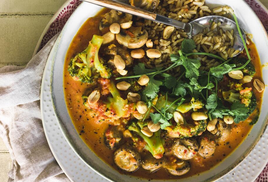 Scharfes Gemüsecurry mit Vollkornreis