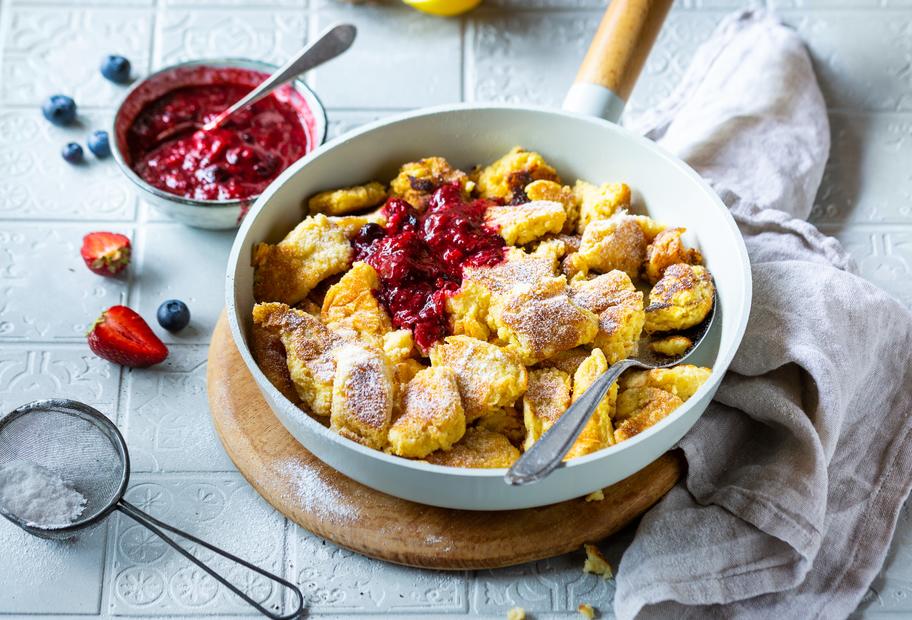 Skyr-Schmarrn mit Beerensoße