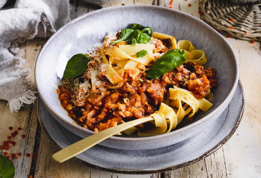 Rote-Linsen-Bolognese-Pasta