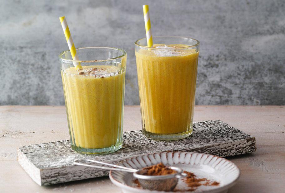 Bananenshake mit Kurkuma