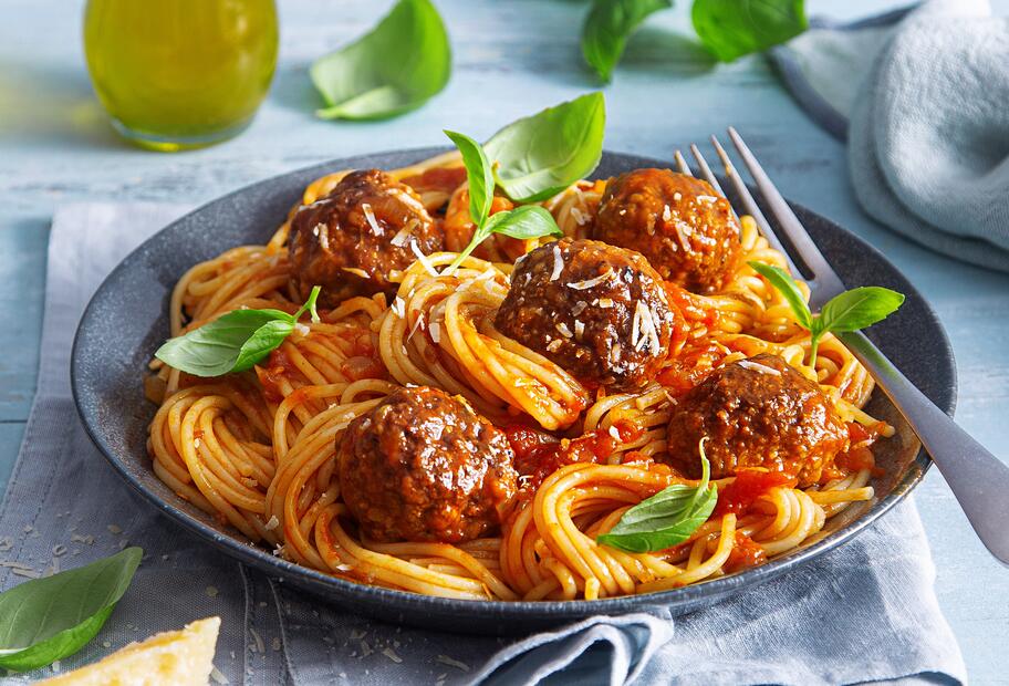 Spaghetti mit Hackbällchen