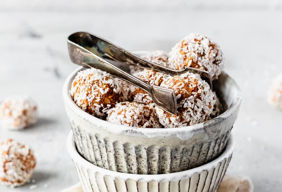 Energy-Balls mit Datteln