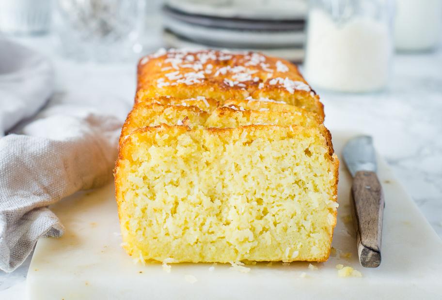 Saftiger Low-Carb-Kokoskuchen