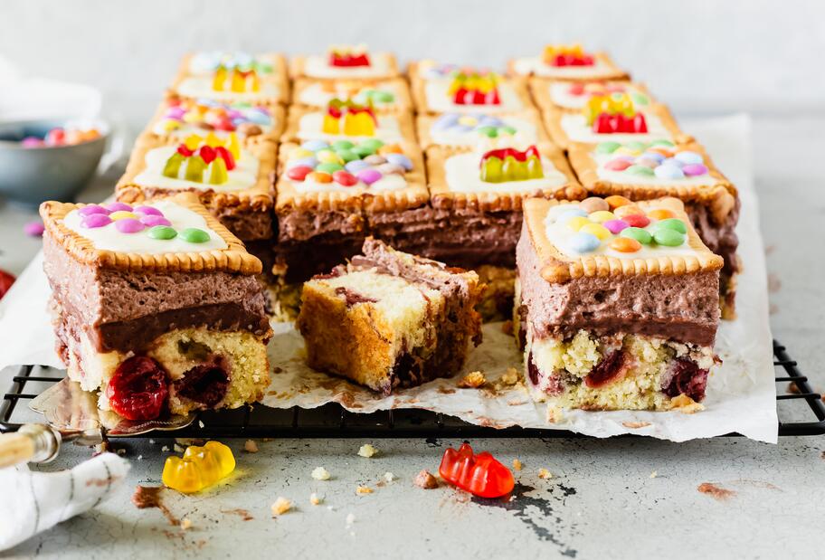 Bunter Fliesenkuchen