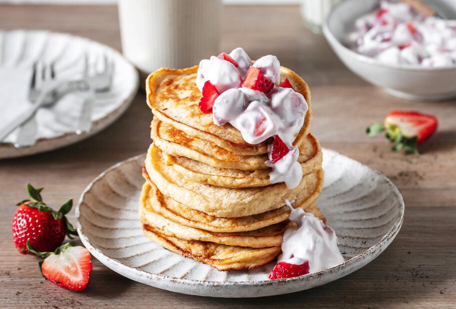 Hafer-Pancakes mit Erdbeer-Skyr