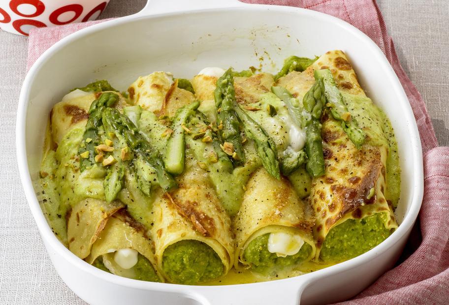 Pfannkuchen mit Spargelcreme und Camembert