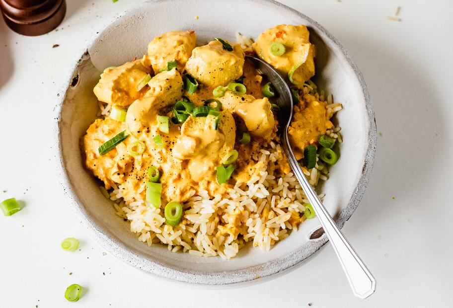 Hähnchen mit Curry-Schmand-Soße
