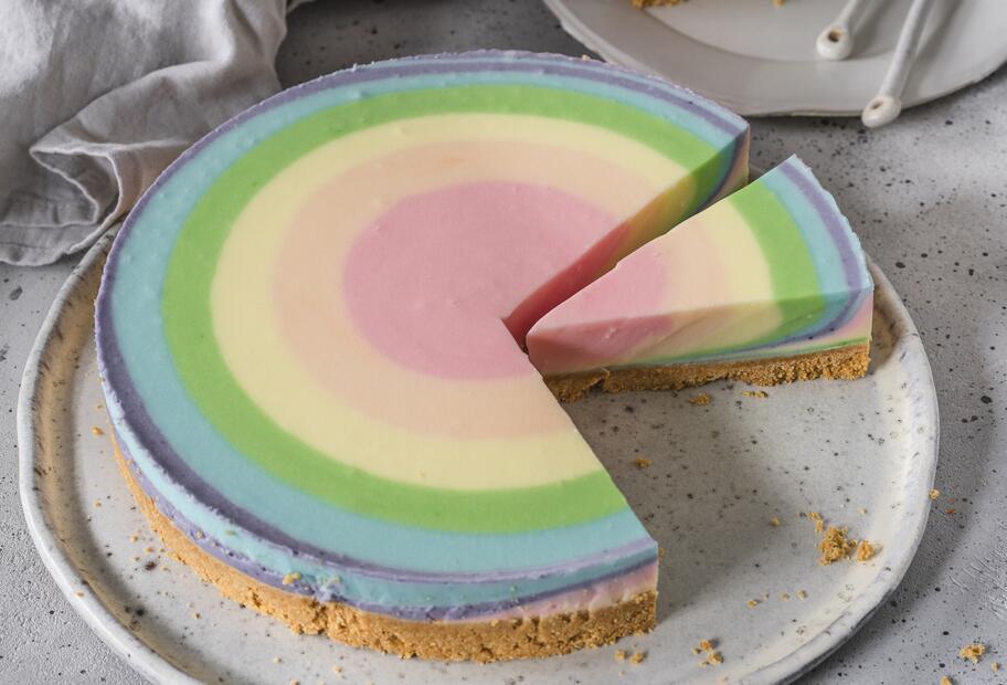 Bunter Rainbow-Cheesecake ohne Backen mit dem Thermomix®