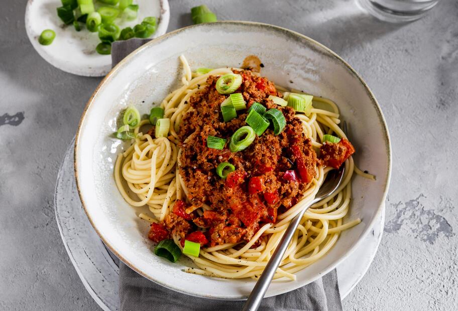 Spaghetti mit Paprika-Bolognese aus dem Thermomix® Spaghetti mit Paprika-Bolognese aus dem Thermomix®