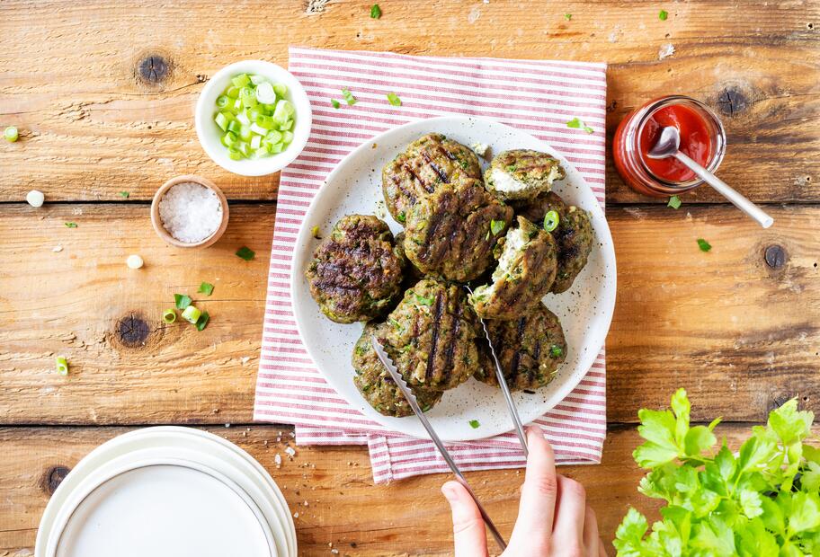 Bifteki-Frikadellen mit Frischkäse