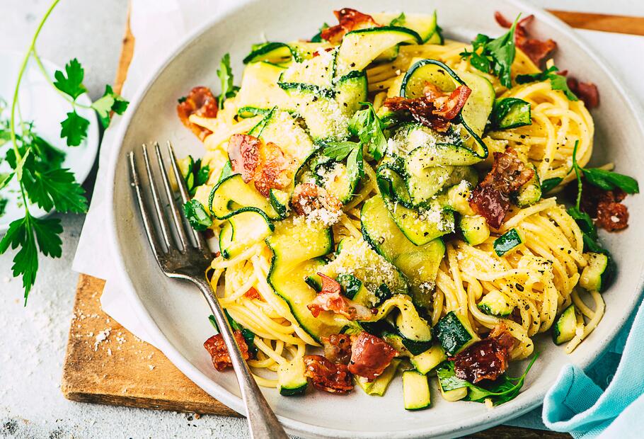 Spaghetti mit Zucchini-Carbonara