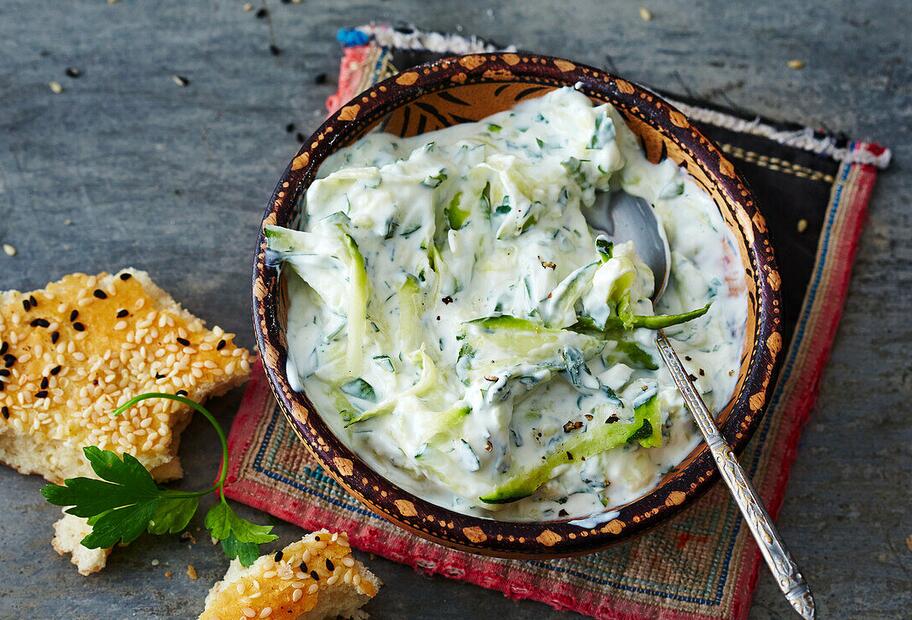 Zucchini-Joghurt-Dip