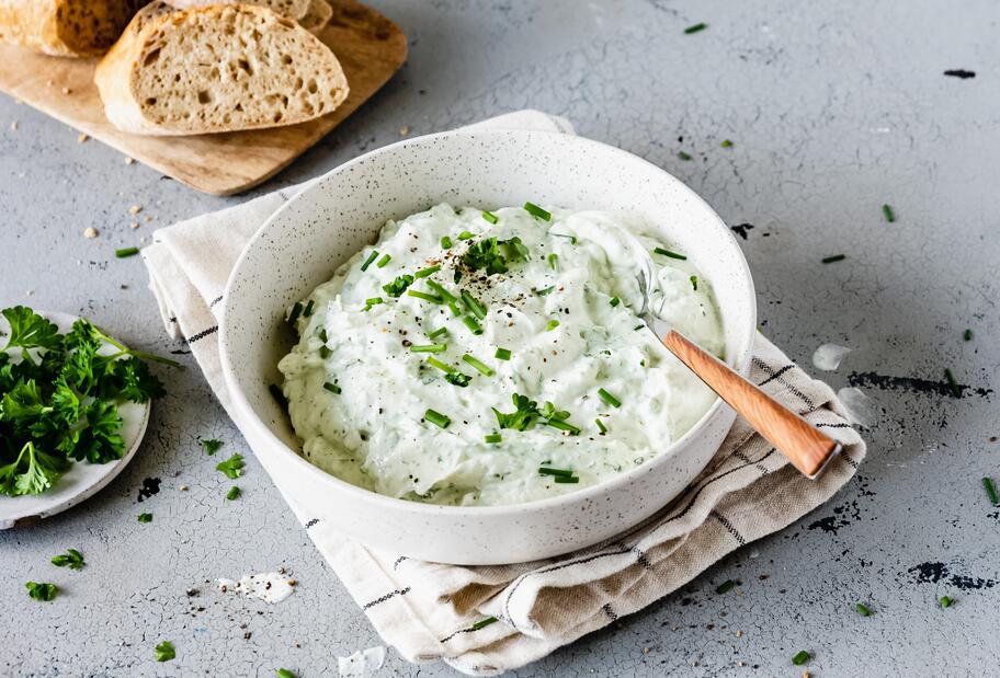 Leichter Quark-Kräuter-Dip