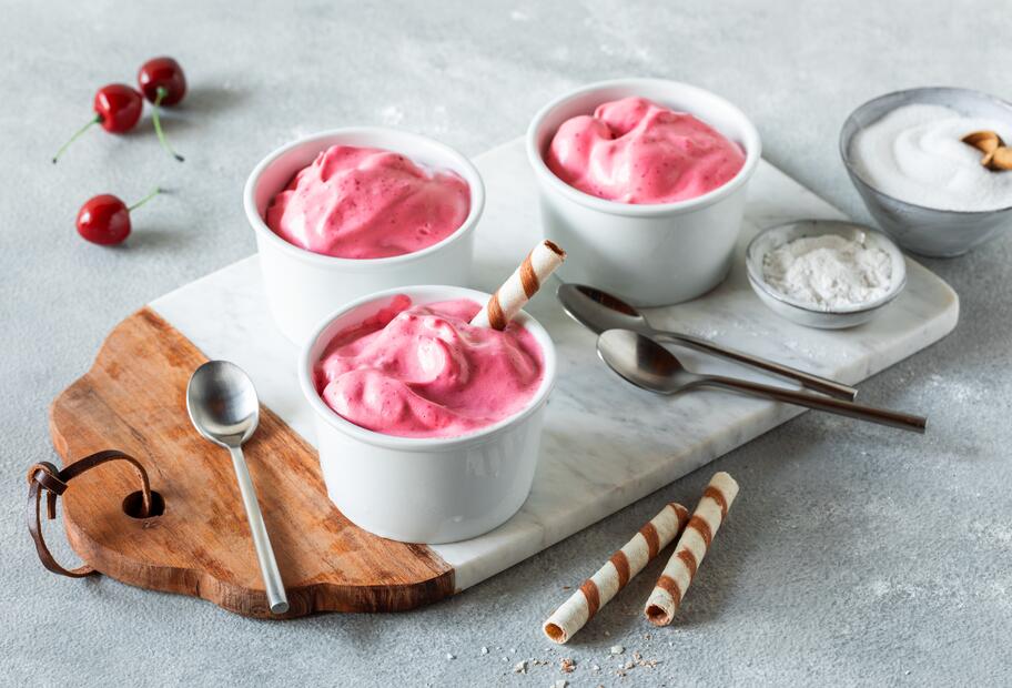 Kirsch-Softeis mit dem Thermomix® | ZAUBERTOPF