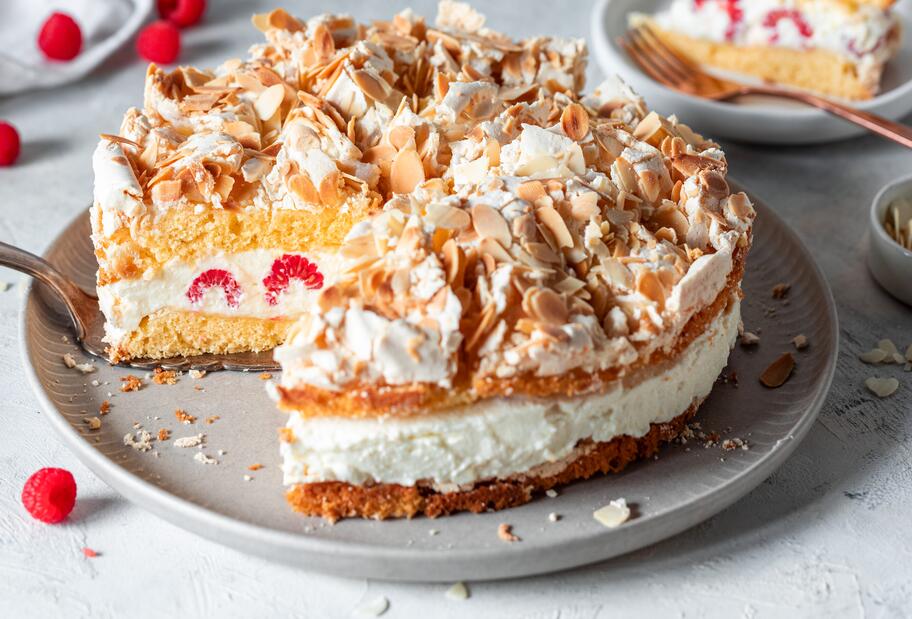 Himmelstorte mit Himbeeren