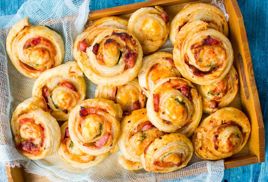 Pizzaschnecken mit Schinken
