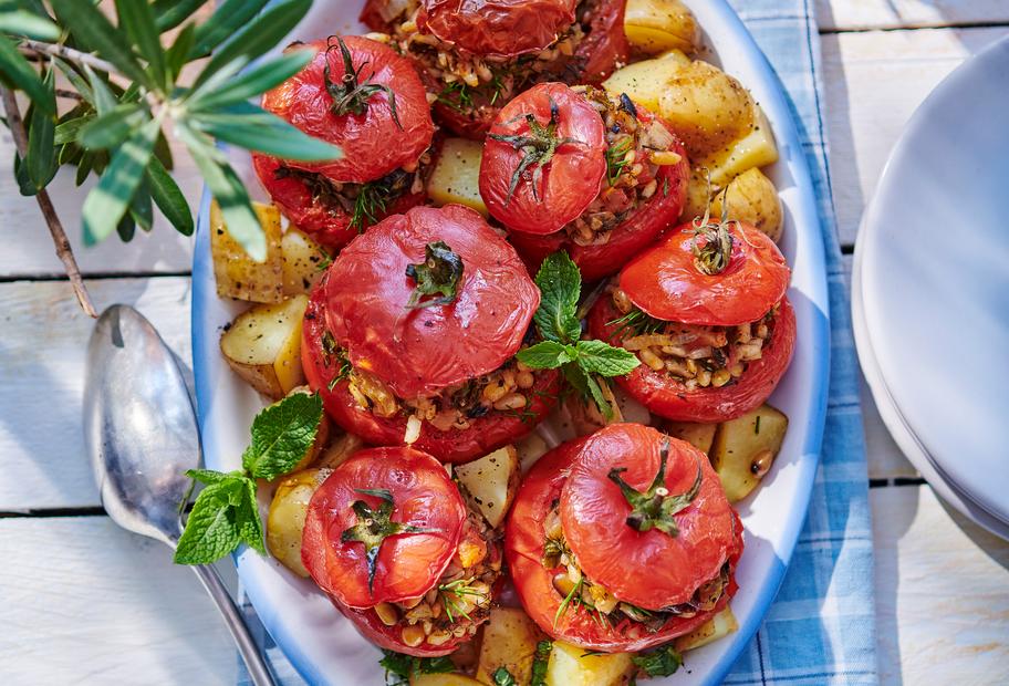 Gefüllte Tomaten auf griechische Art