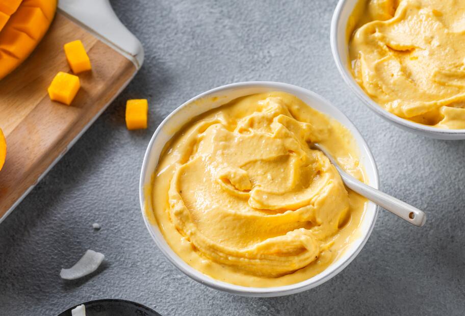 Mango-Bananen-Nicecream für den Thermomix® Mango-Bananen-Nicecream für den Thermomix®