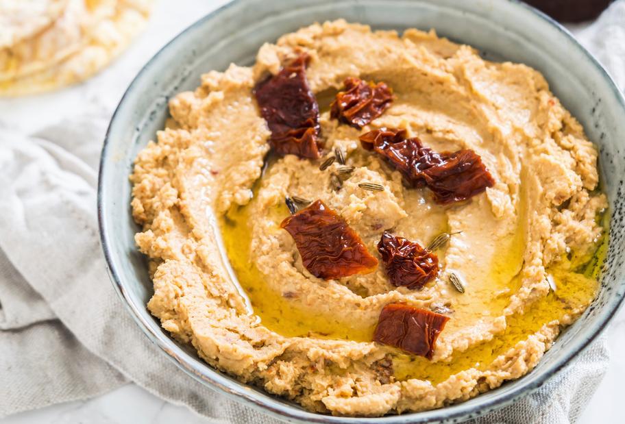 Mediterraner Tomaten-Hummus