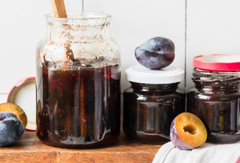 Pflaumenkonfitüre mit 4 Zutaten