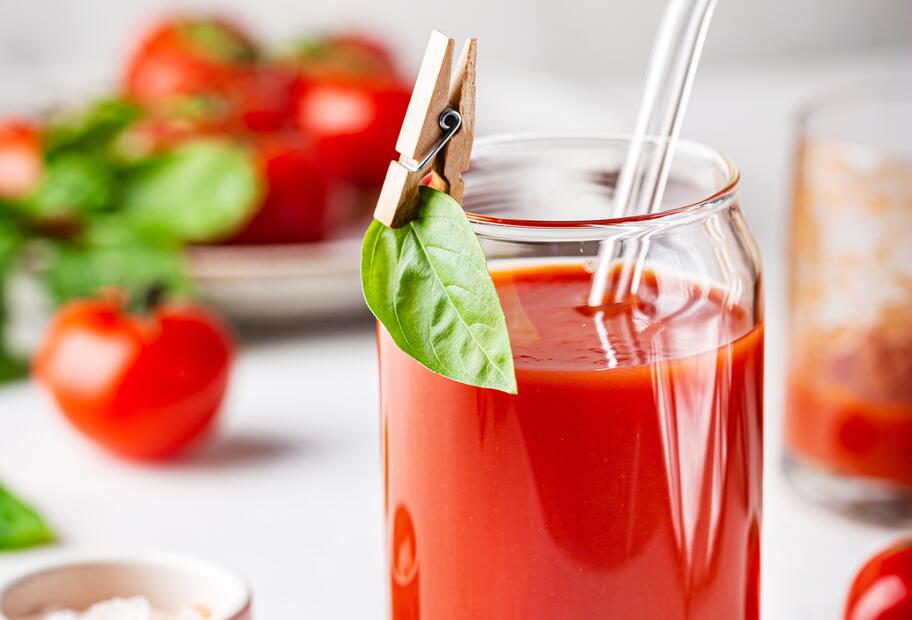 Tomatensaft besser als im Flugzeug