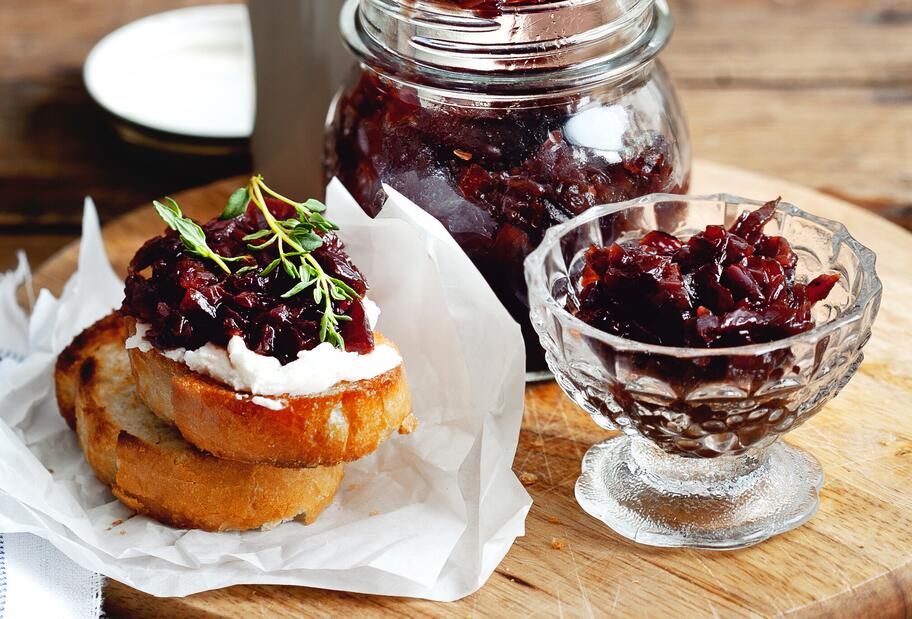 Dunkles Zwiebelchutney