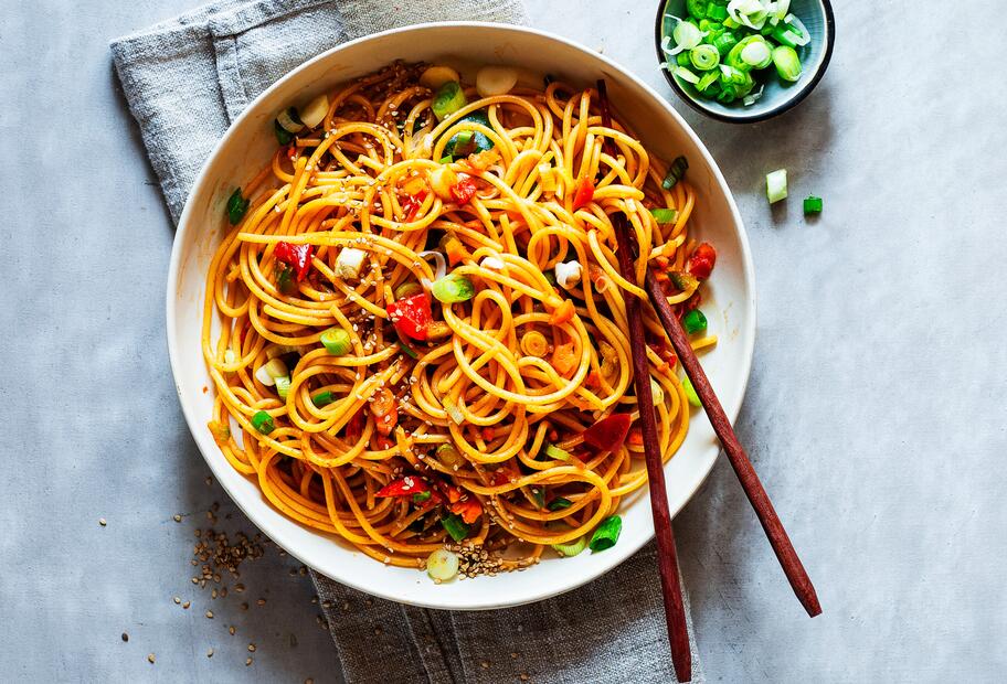 Asiatischer Spaghettisalat