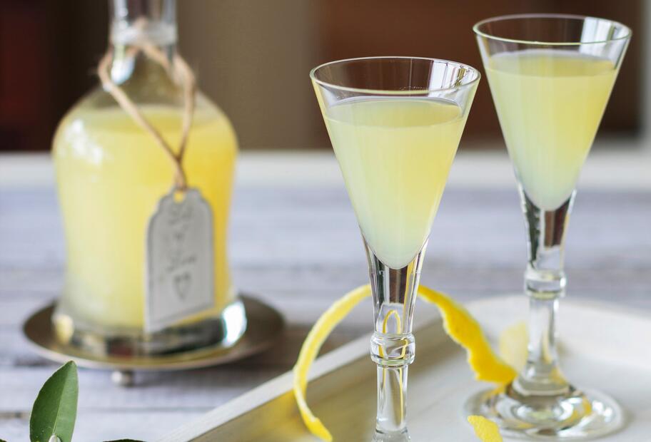 Limoncello aus 4 Zutaten