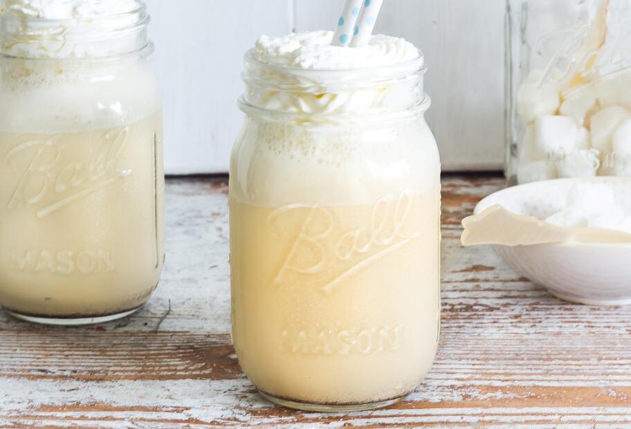 Weißer Eiskaffee-Milchshake