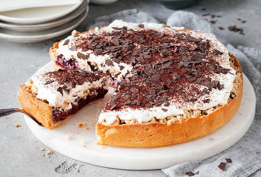 Feuerwehrkuchen mit Kirschen