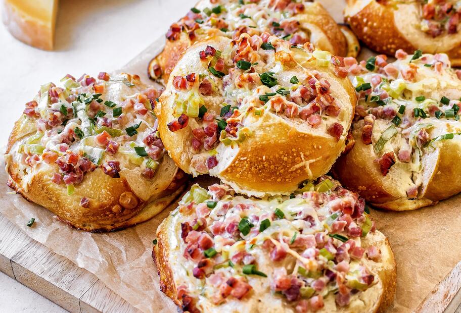 Flammkuchen-Laugenbrötchen mit dem Thermomix®