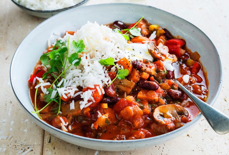 Vegetarisches Chili mit Reis