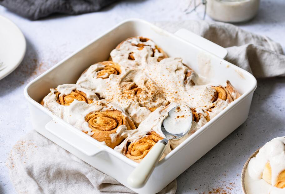 Pumpkin Spice Cinnamon Rolls