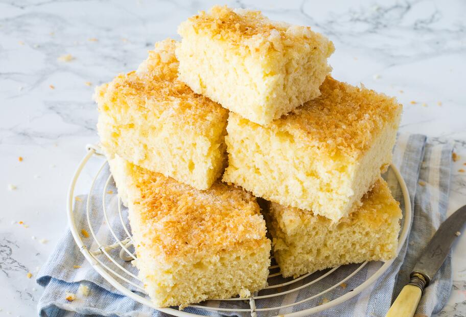 Buttermilch-Kuchen mit Kokos