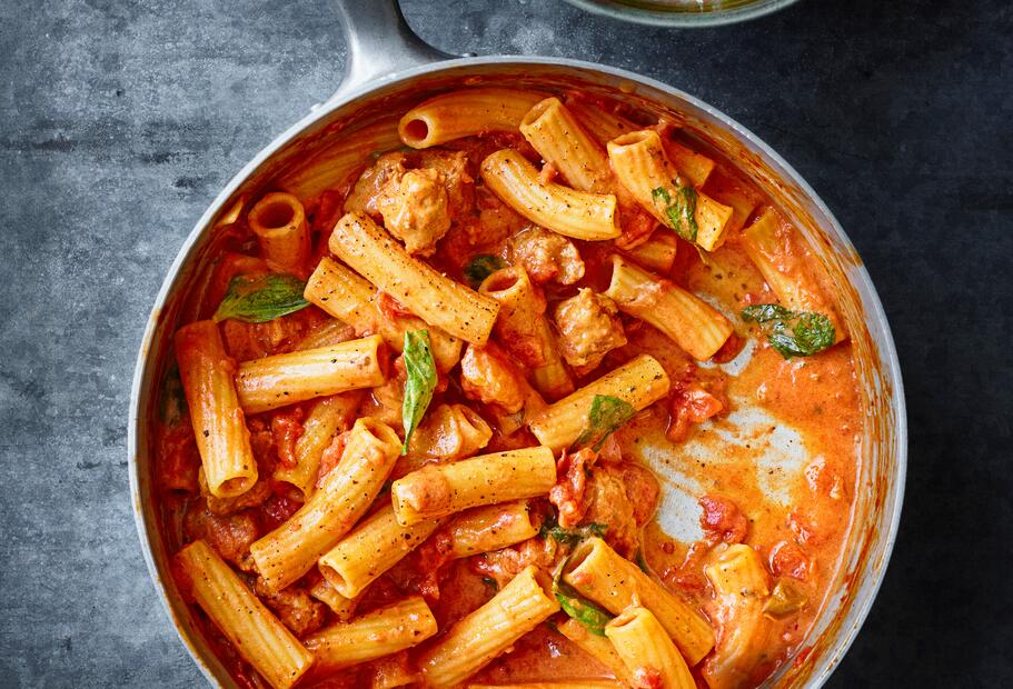 Cremige Pasta mit Wurst-Fleischbällchen